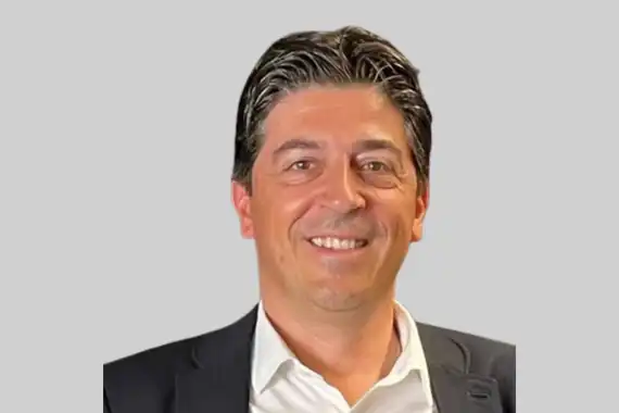 Portraite de Dominique Frabre Directeur des ventes Advanced Packaging SAVOYE