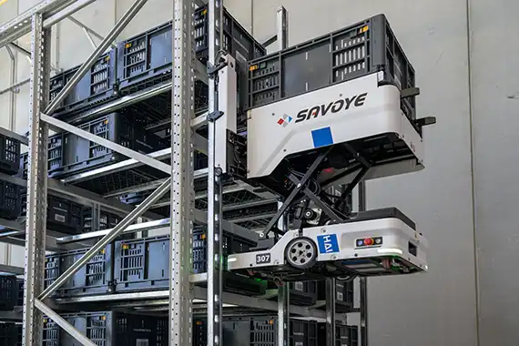 Haipick Climb - AMR (autonomous mobile robot) by SAVOYE in action