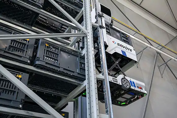 The AMR (autonomous mobile robot) by SAVOYE: Haipick Climb.