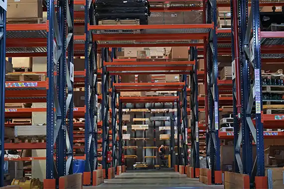 Une vue d'entrepôt pour illuster la page WMS SAVOYE